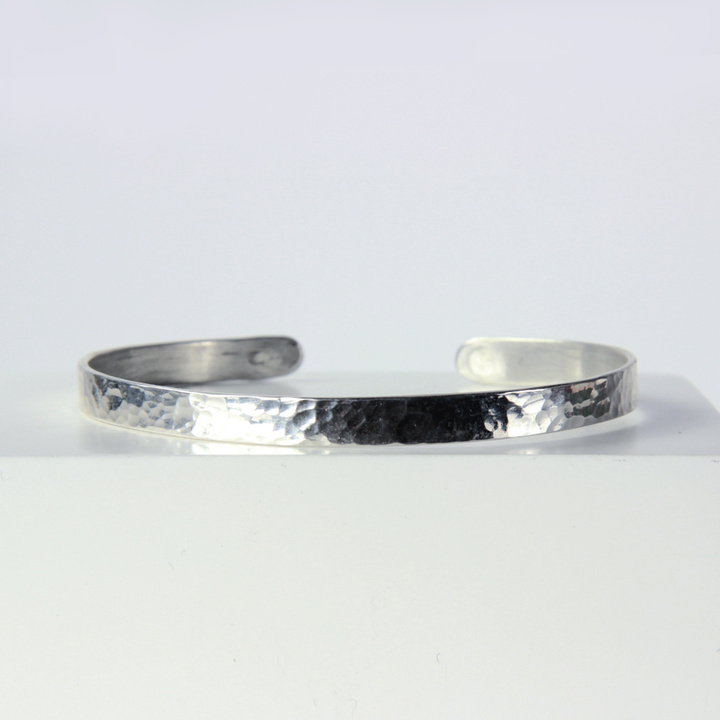 Hammered flat bracelet 5 mm