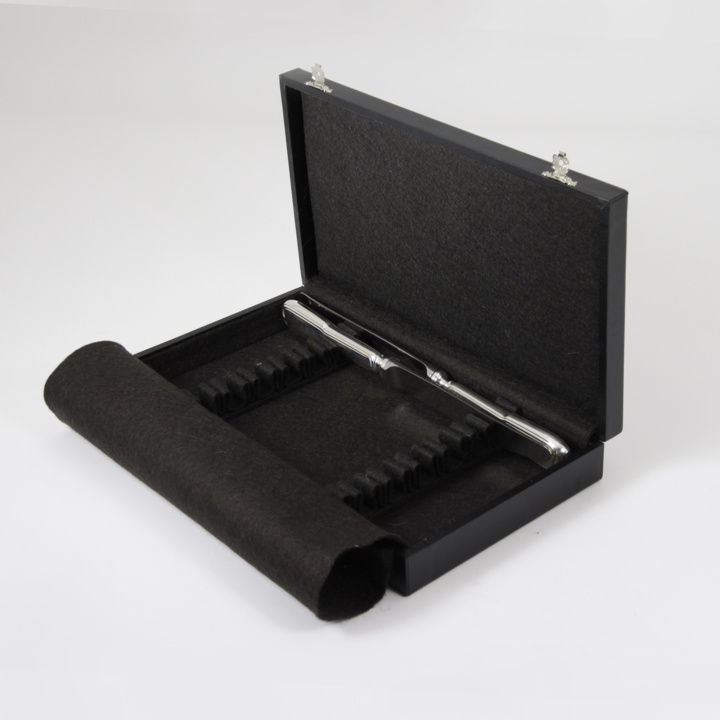 12-piece flatware storage case for knives table