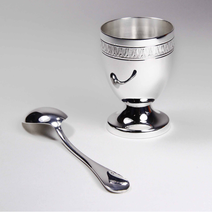 SET COUVERT DESIGN OEUF ARGENTE